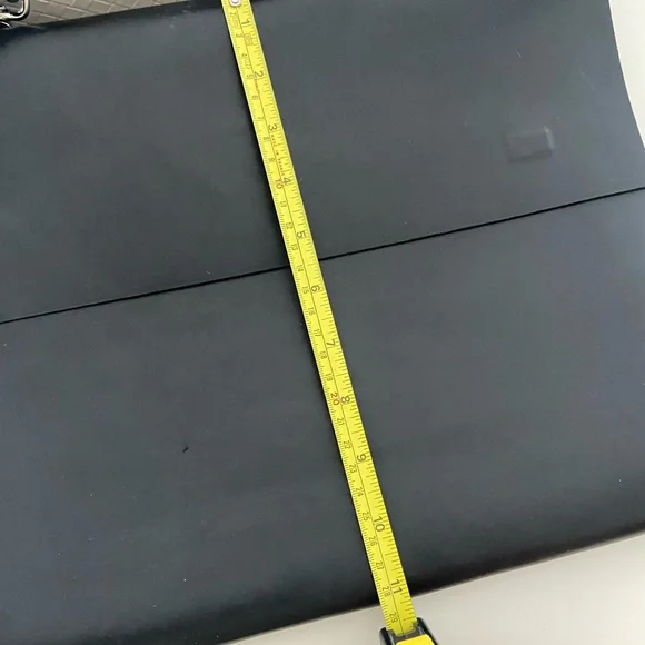 M0851 Elegant Black Leather Messenger Bag - Picture 11 of 11